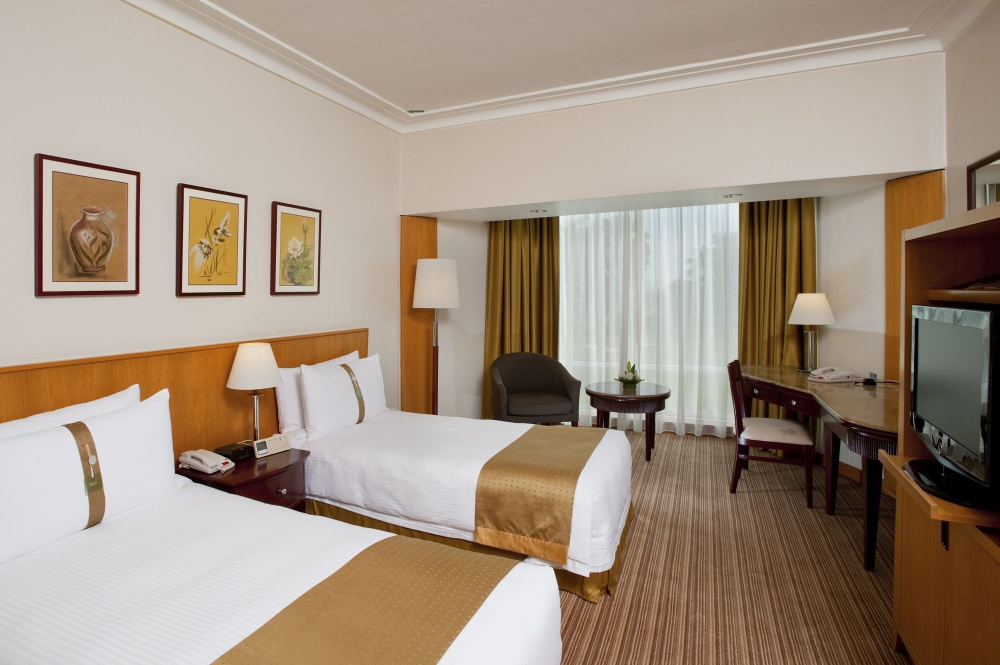 Hotel Glenmarie And Golf 5*